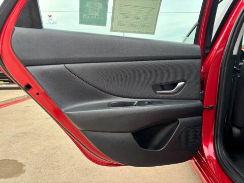 2022 Hyundai Elantra SEL