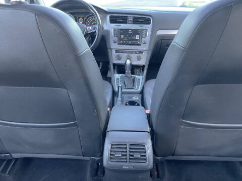 2016 Volkswagen Golf TSI SE