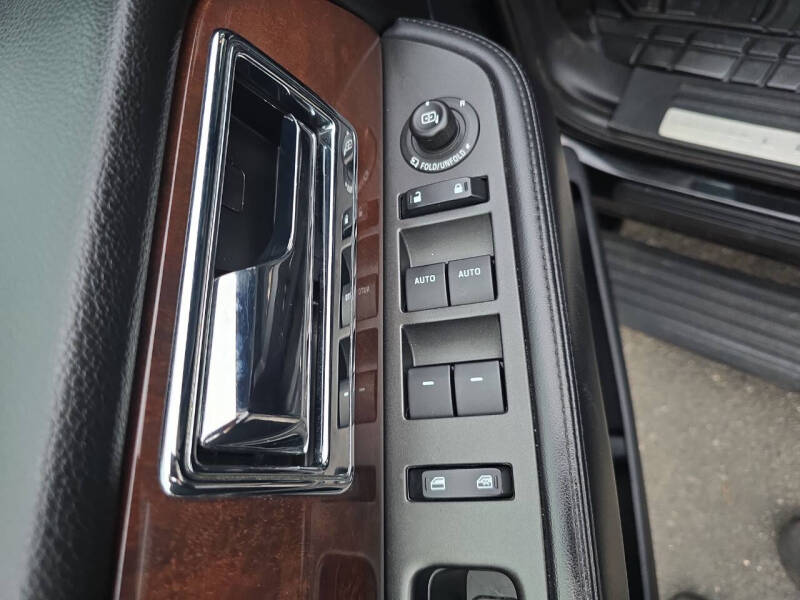 2017 Lincoln Navigator Select