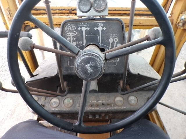 2020 John Deere 570A