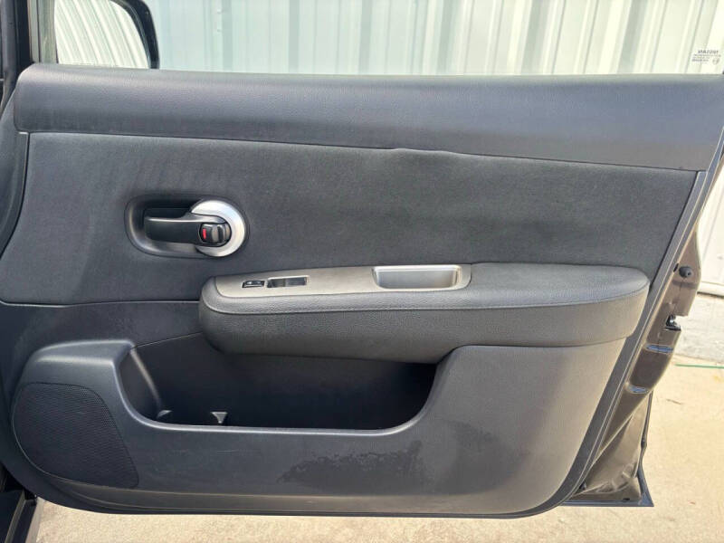 2011 Nissan Versa 1.8 S