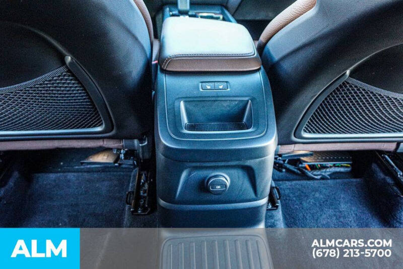 2024 Volvo XC60 Recharge T8 Plus Dark Theme