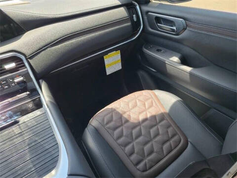 2025 Nissan Armada Platinum