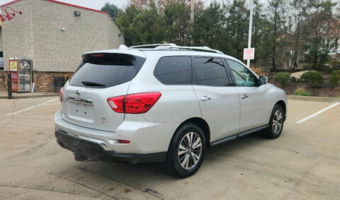 2017 Nissan Pathfinder SV