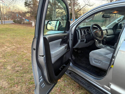 2013 Toyota Sequoia SR5