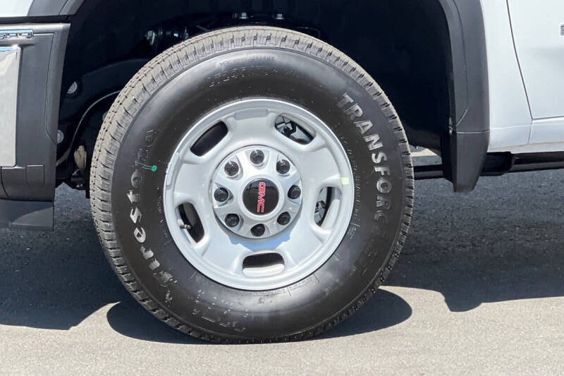 2025 GMC Sierra 2500HD Pro