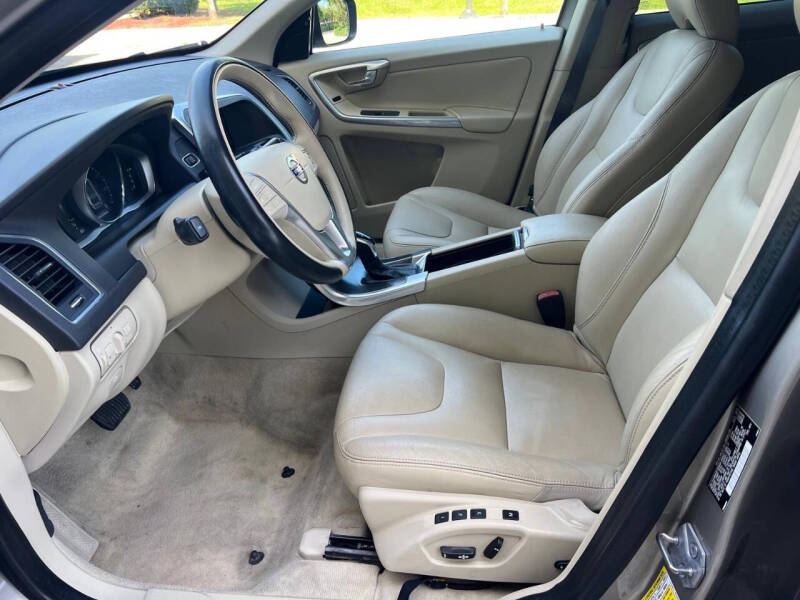 2015 Volvo XC60 T5 Drive-E Premier