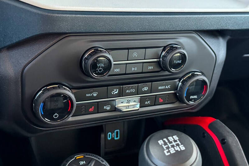 2025 Ford Bronco Heritage Edition