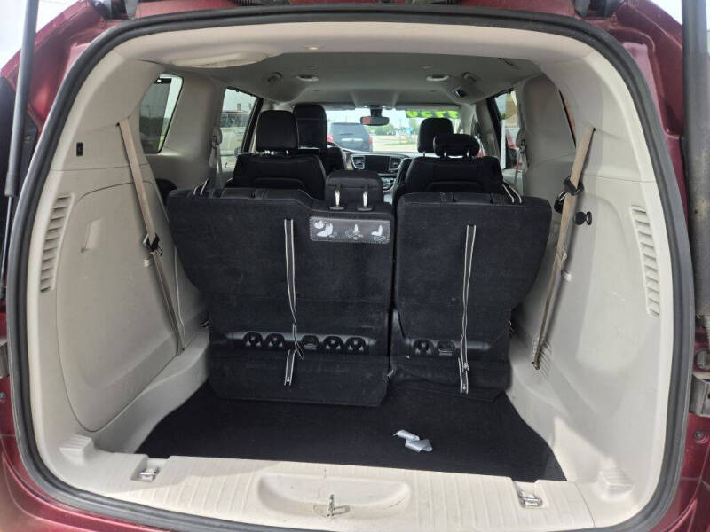 2017 Chrysler Pacifica Touring-L Plus