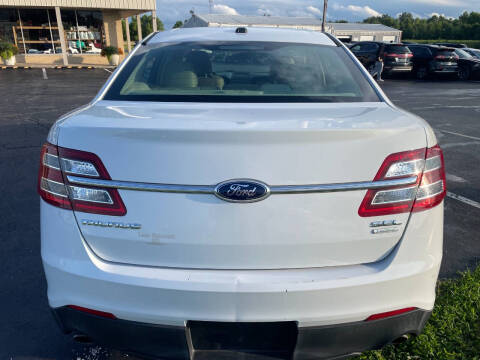 2014 Ford Taurus SEL