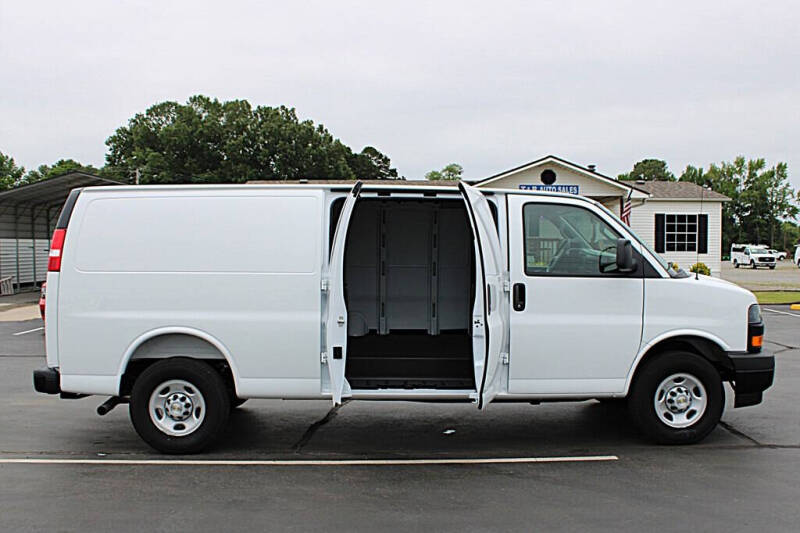 2025 Chevrolet Express 2500