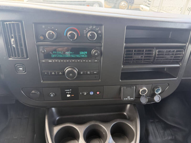 2022 Chevrolet Express 2500