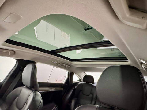 2023 Volvo S90 B6 Plus