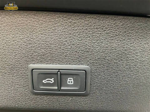 2024 Audi Q8 Sportback e-tron quattro Premium Plus S line