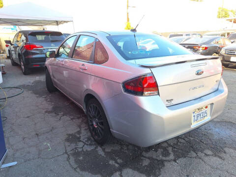 2010 Ford Focus SES
