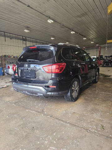 2017 Nissan Pathfinder SV