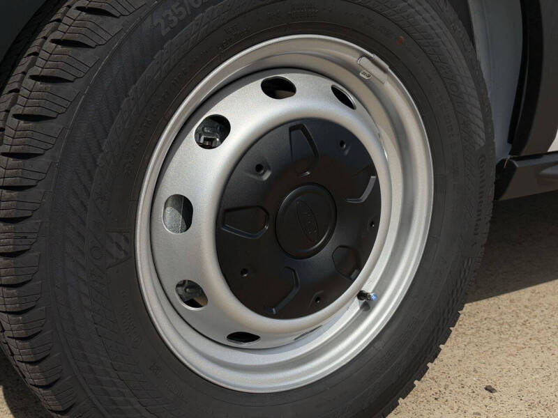 2025 Ford Transit 250