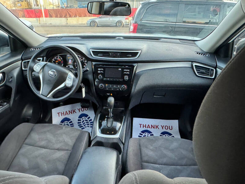 2016 Nissan Rogue SV