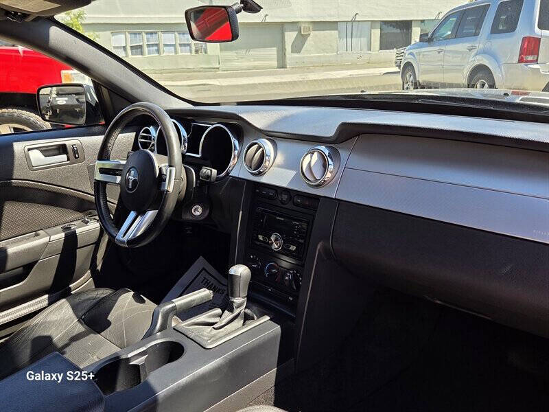 2006 Ford Mustang GT Deluxe