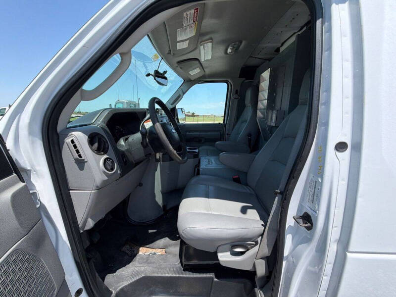 2013 Ford E-Series E-350 SD