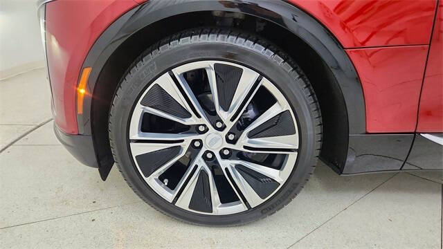 2025 Cadillac LYRIQ Luxury 3