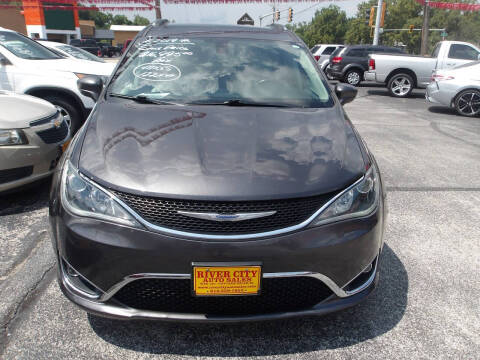 2019 Chrysler Pacifica Touring L Plus