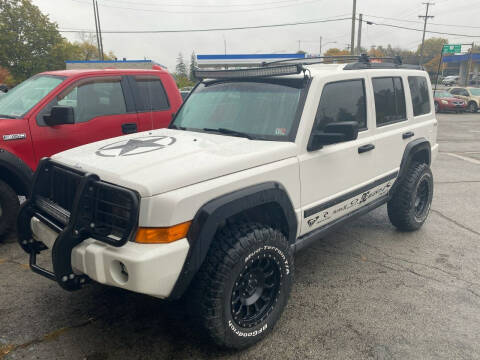2006 Jeep Commander for sale at STEVE GRAYSON MOTORS in Youngstown OH