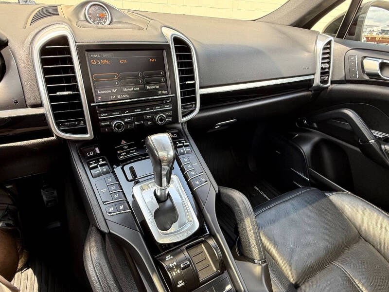 2014 Porsche Cayenne Platinum