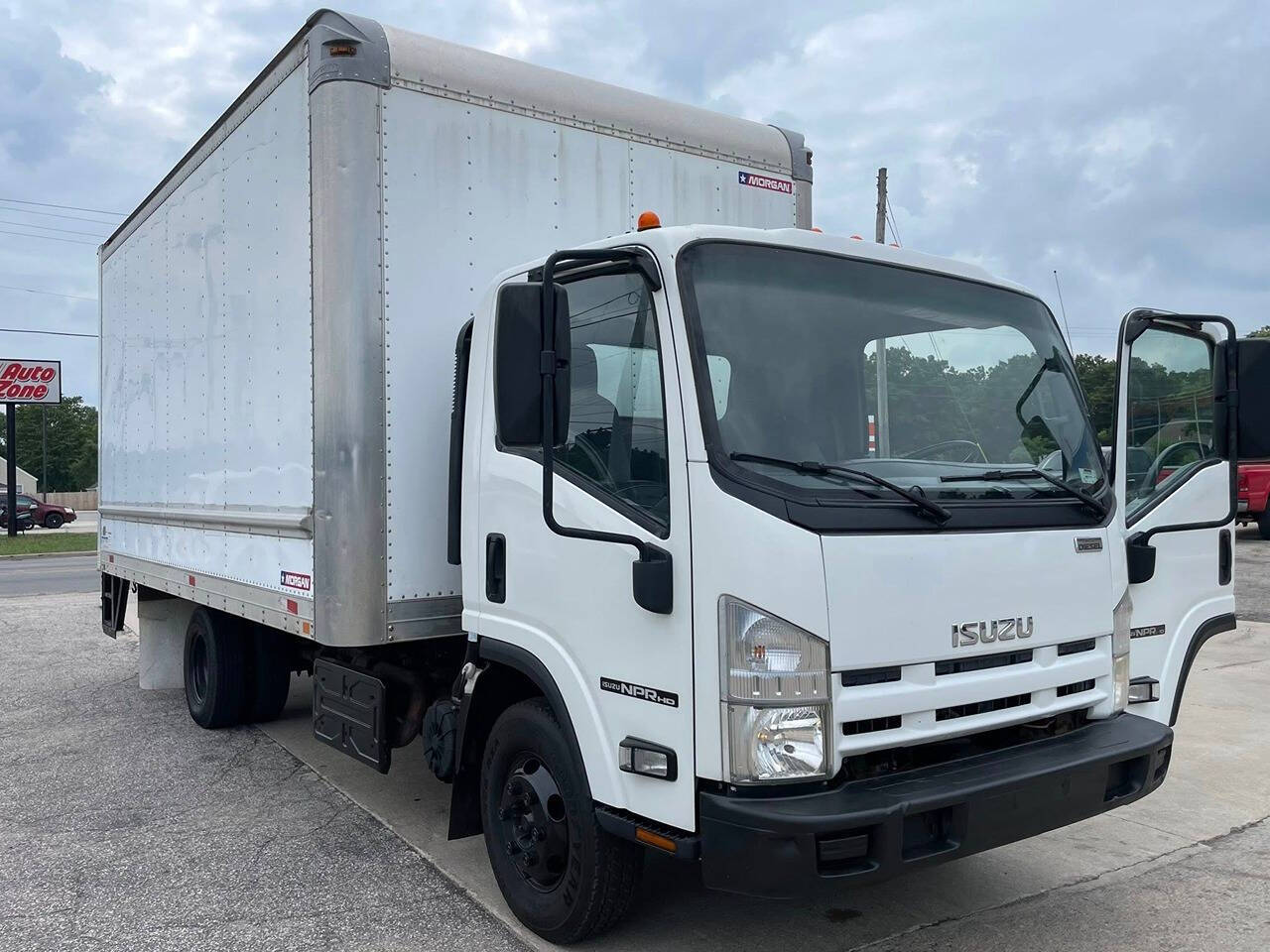 2014 Isuzu NPR HD's photo