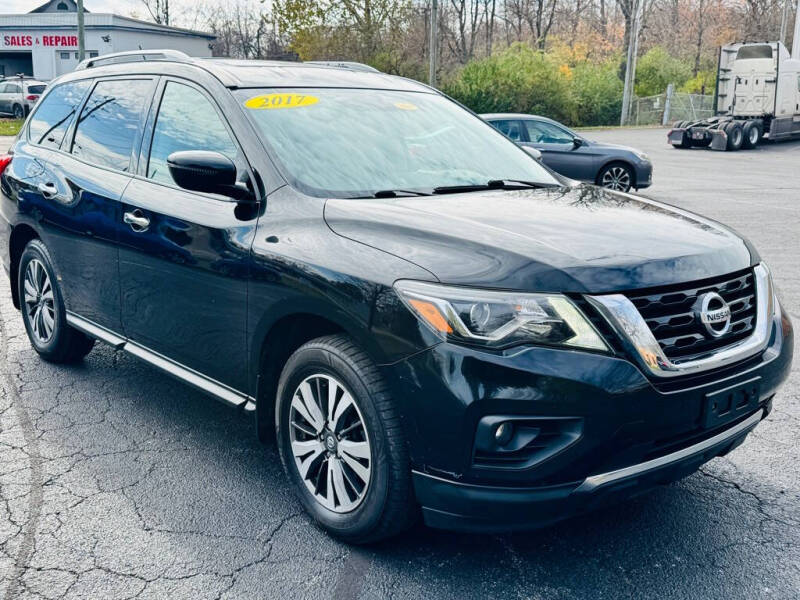 2017 Nissan Pathfinder SV