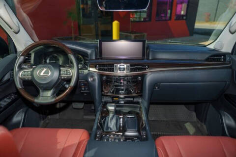 2021 Lexus LX 570 Three-Row