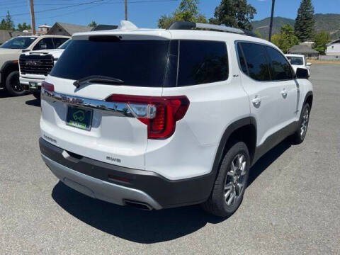 2023 GMC Acadia SLT