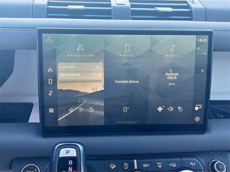 2023 Land Rover Defender 130 SE