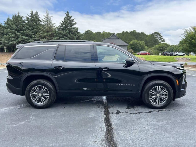 2025 Chevrolet Traverse LT