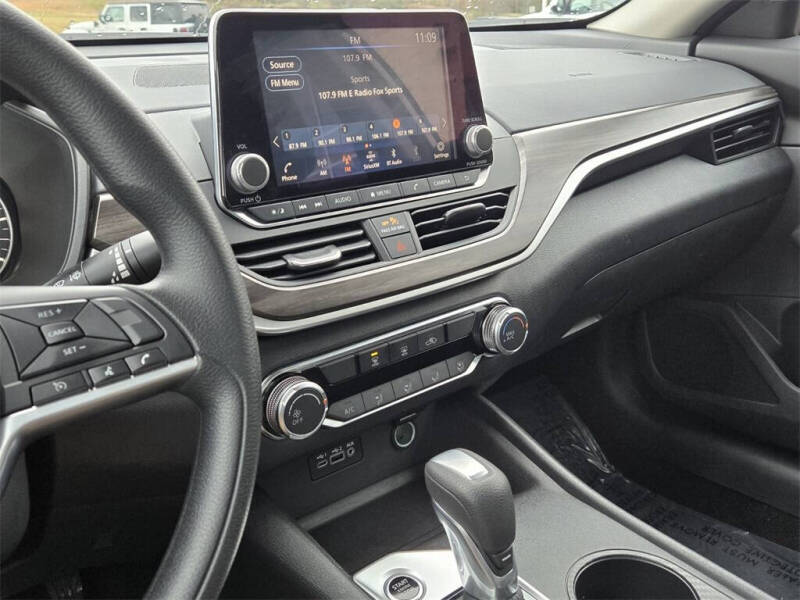 2025 Nissan Altima 2.5 SV