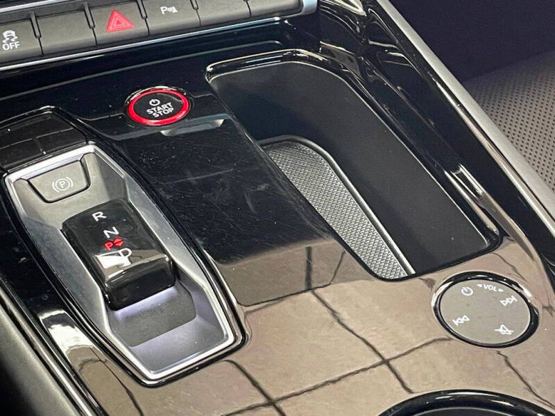 2023 Audi e-tron GT quattro Premium Plus