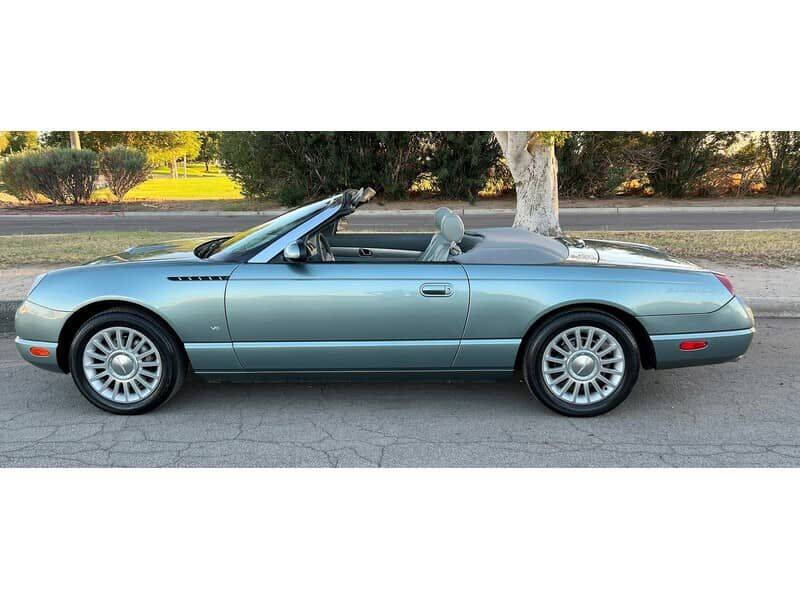2004 Ford Thunderbird