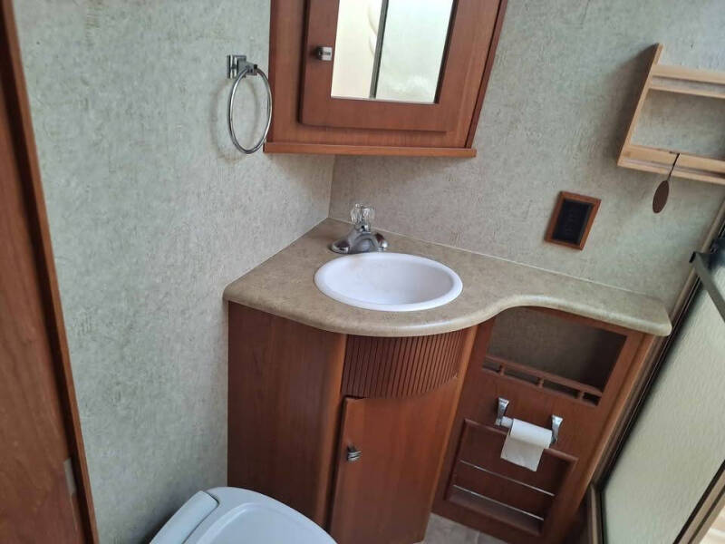 2008 Winnebago Sunova 35J