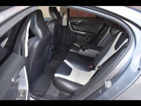 2016 Volvo S60 Cross Country T5 Platinum