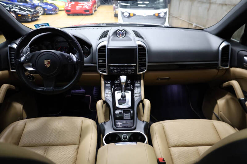 2014 Porsche Cayenne Platinum