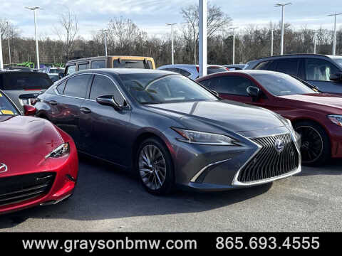 2020 Lexus ES 300h Ultra Luxury