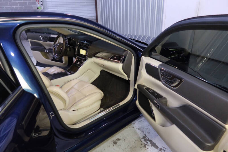 2017 Lincoln Continental Select