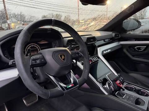 2022 Lamborghini Urus