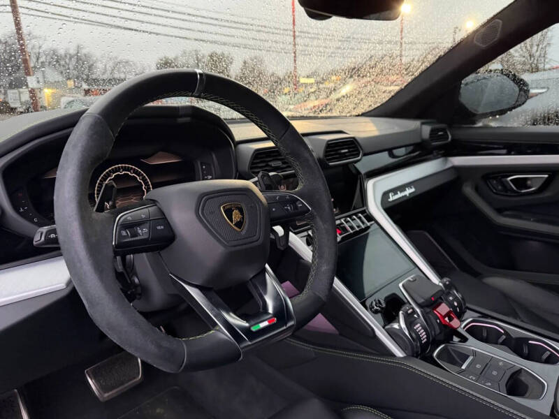 2022 Lamborghini Urus