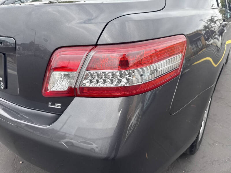 2011 Toyota Camry LE