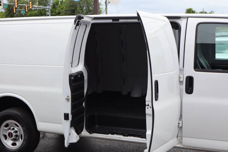 2023 GMC Savana 2500