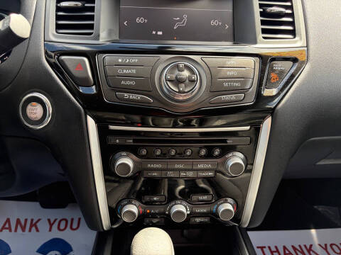 2017 Nissan Pathfinder SV