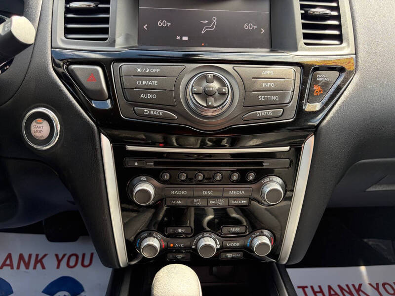 2017 Nissan Pathfinder SV