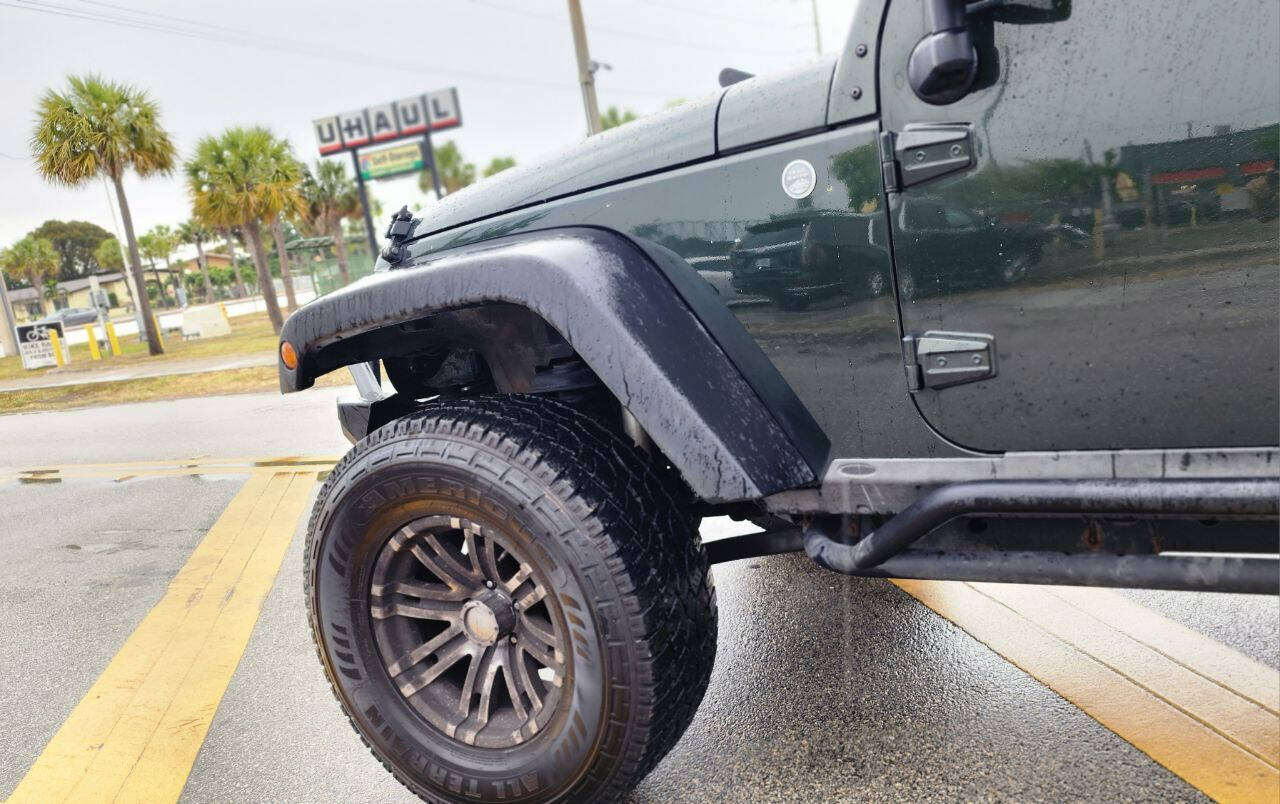 2012 Jeep Wrangler Unlimited  - $17,900