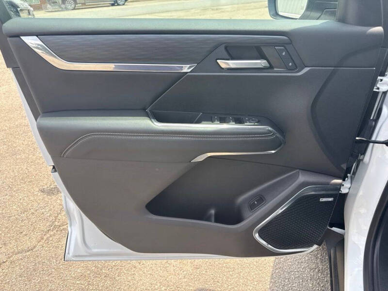2024 GMC Acadia Elevation